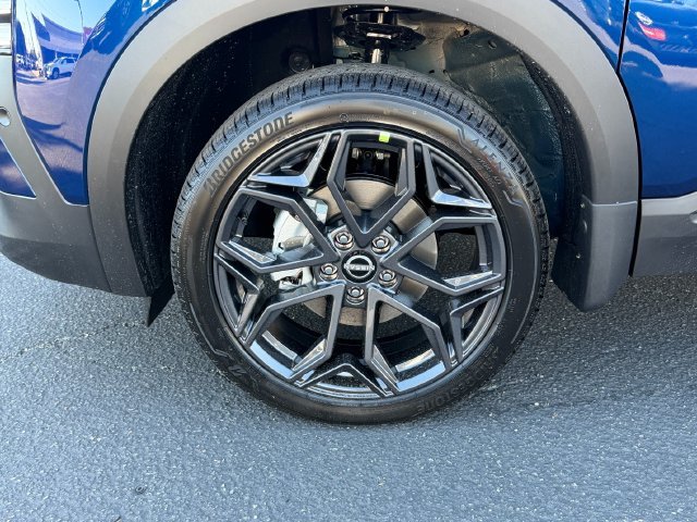 New 2027 Deep Blue Pearl Nissan SR image 12