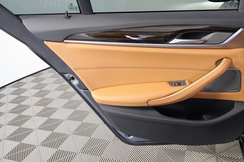 Used 2022 Bluestone Metallic BMW 530i image 13