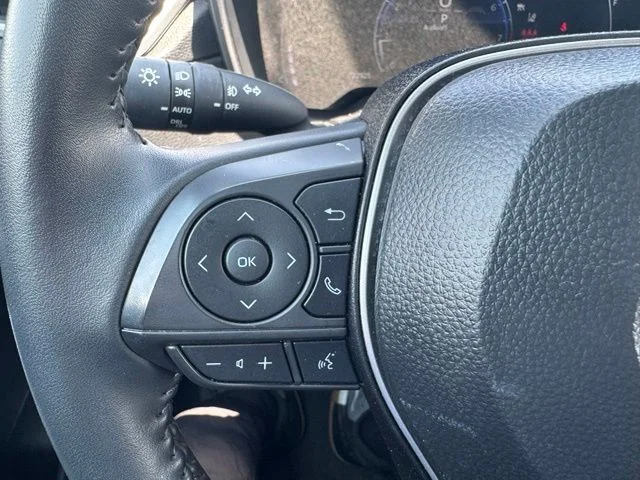 Used 2025 Silver Toyota XLE image 22