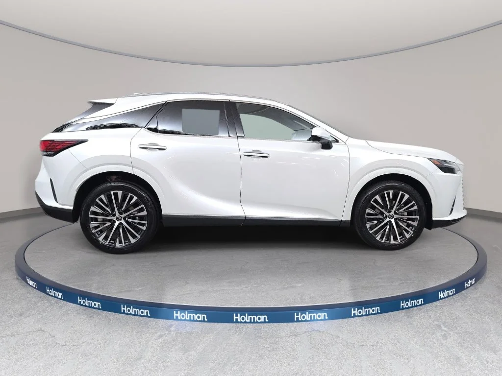 New 2026 Eminent White Pearl Lexus PREMIUM PLUS image 4