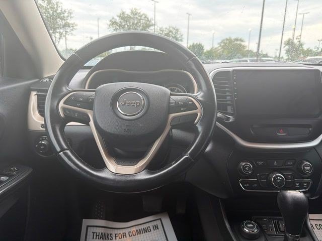 Used 2015 True Blue Pearlcoat Jeep Latitude image 24