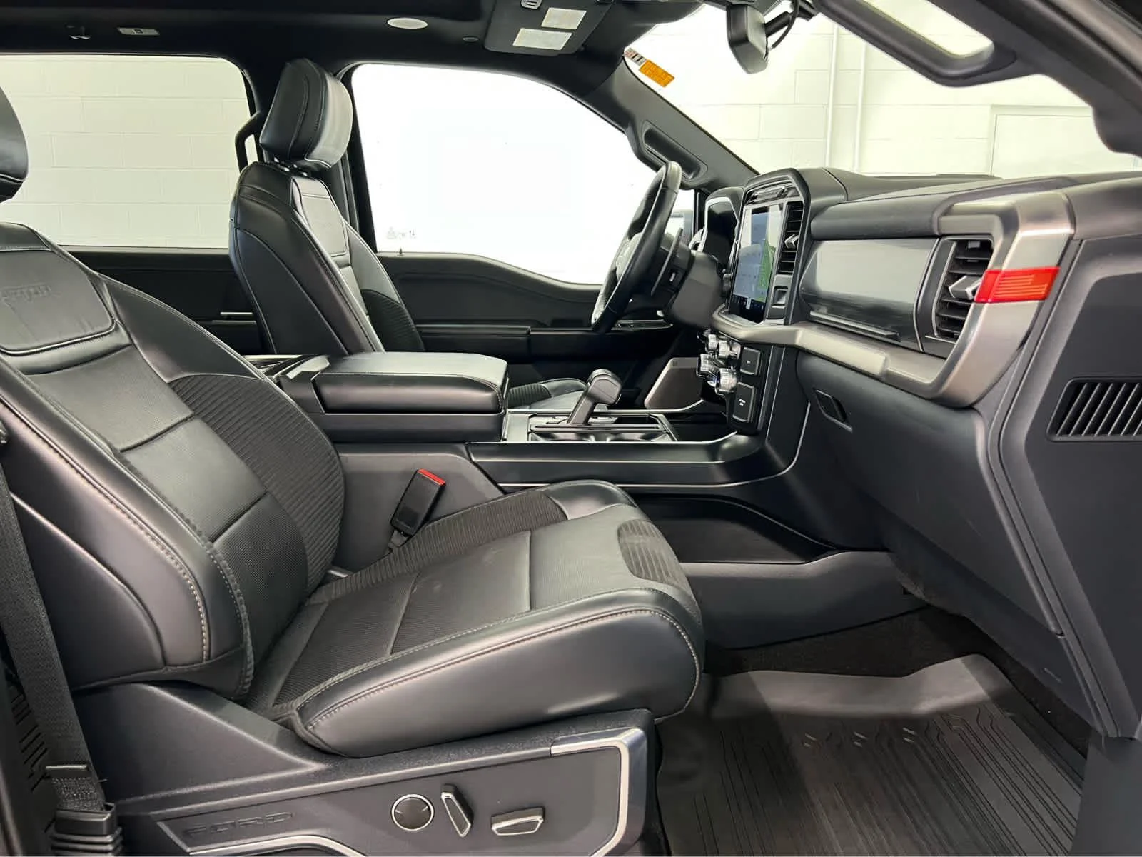 2023 Ford F-150 Raptor - Photo 30