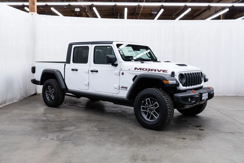 2026 Jeep Gladiator Mojave Auto's photo