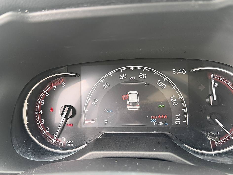 Used 2025 Ice Cap Toyota XLE image 16