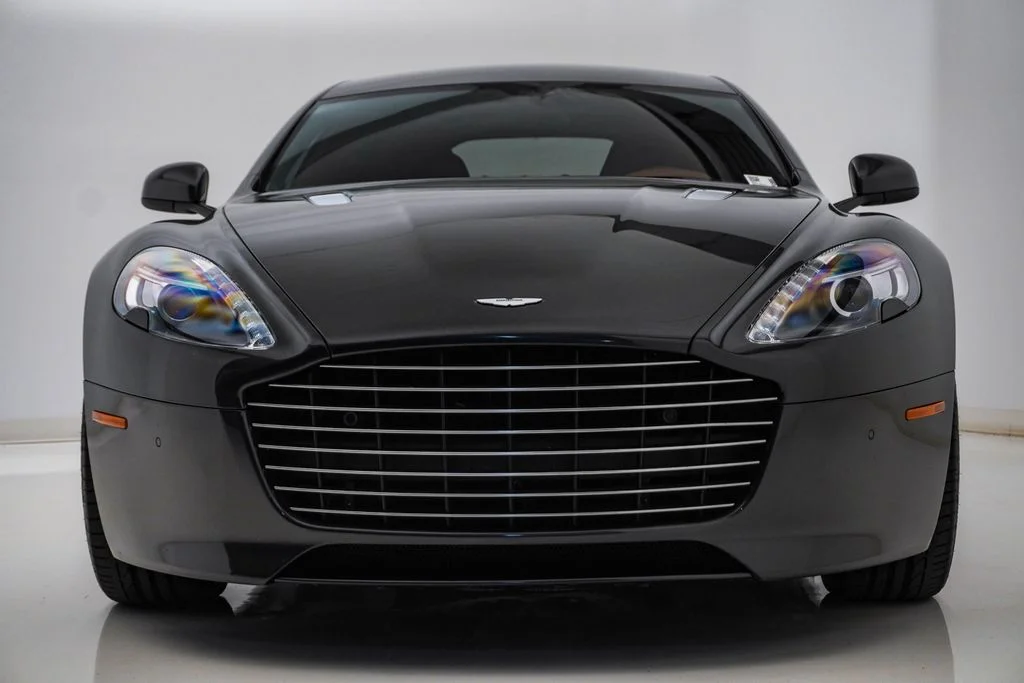 Used 2015 Meteorite Silver Aston Martin  image 5