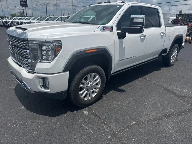 Used 2022 White GMC Denali image 1