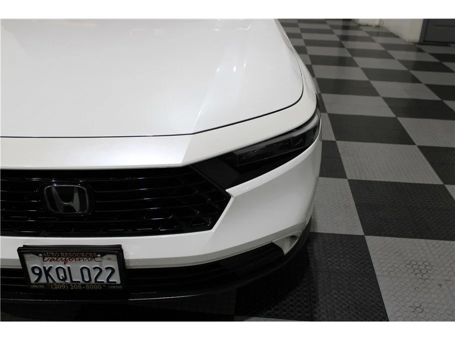 Used 2024 White Honda EX image 8