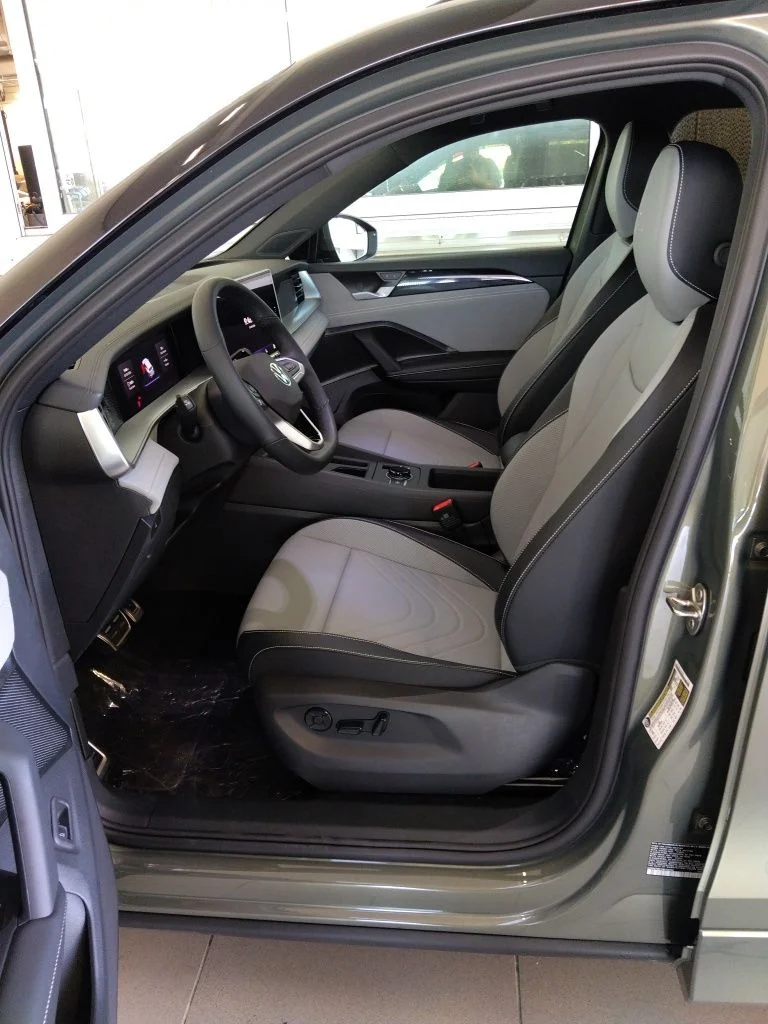 New 2026 Green Volkswagen 2.0T SE R-Line Black image 10