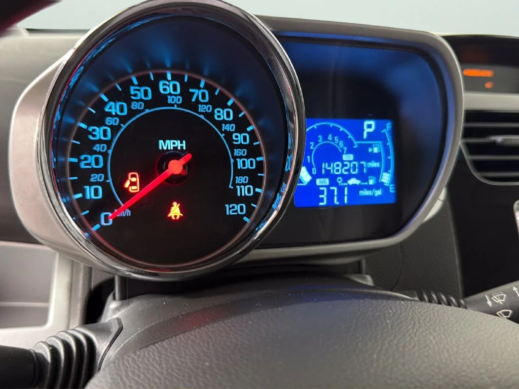 Used 2015 SILVER ICE Chevrolet LT image 20