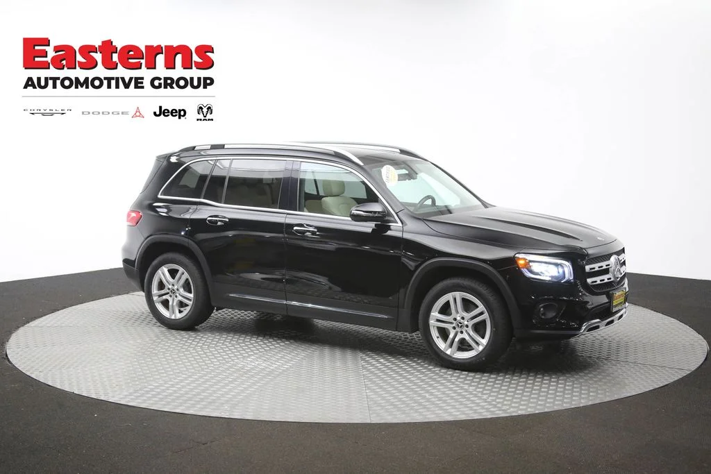 Used 2021 Black Mercedes-Benz GLB 250 image 44