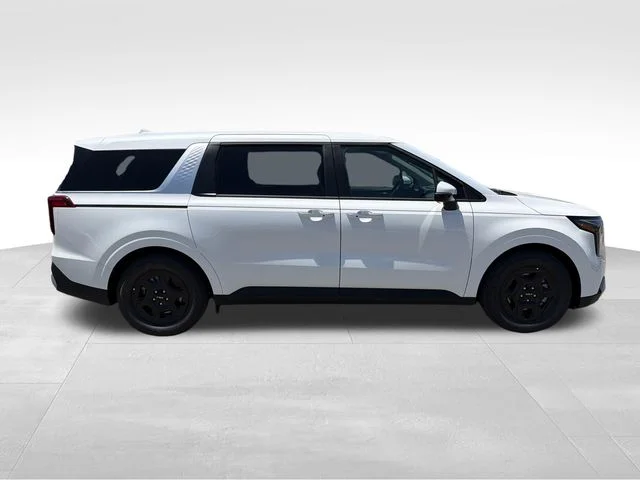New 2026 Snow White Pearl Kia LXS image 8