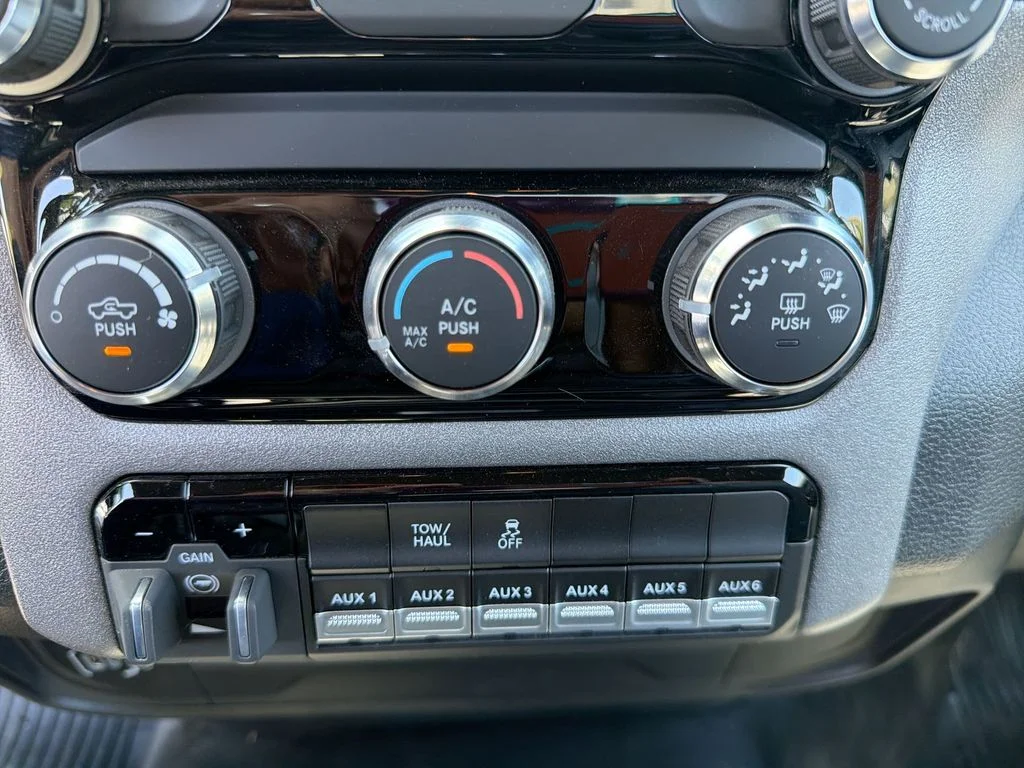 2025 RAM 3500 Chassis Tradesman - Photo 16