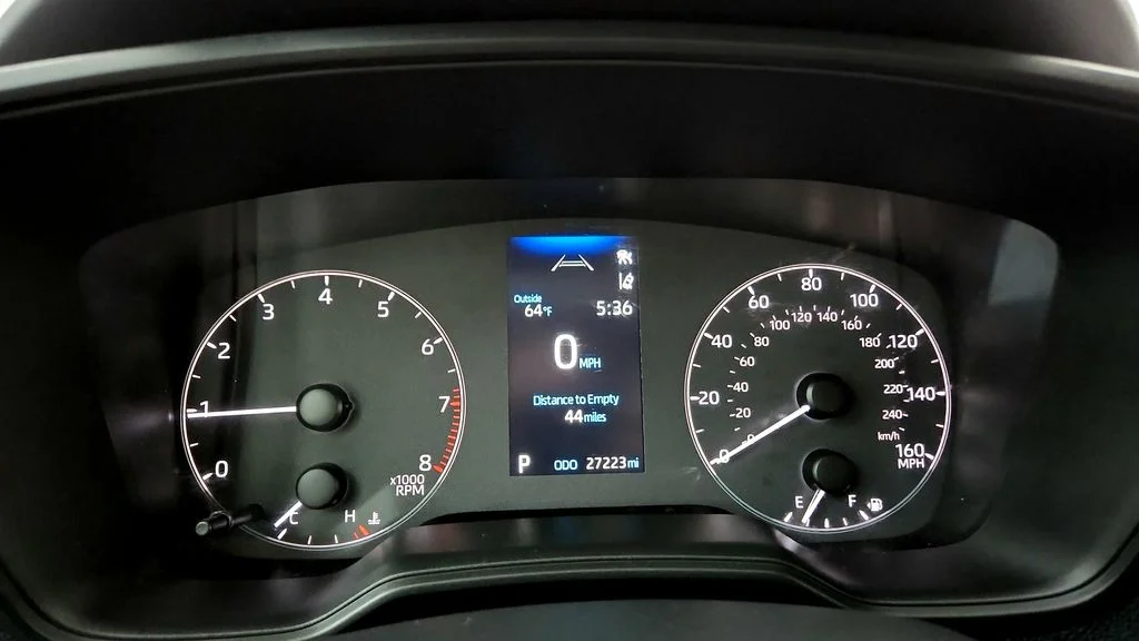 Used 2023 Silver Toyota LE image 26