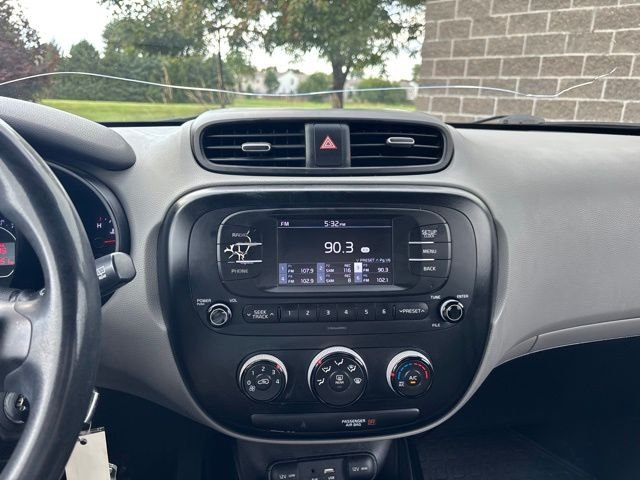 Used 2018 Bright Silver Kia Base image 22