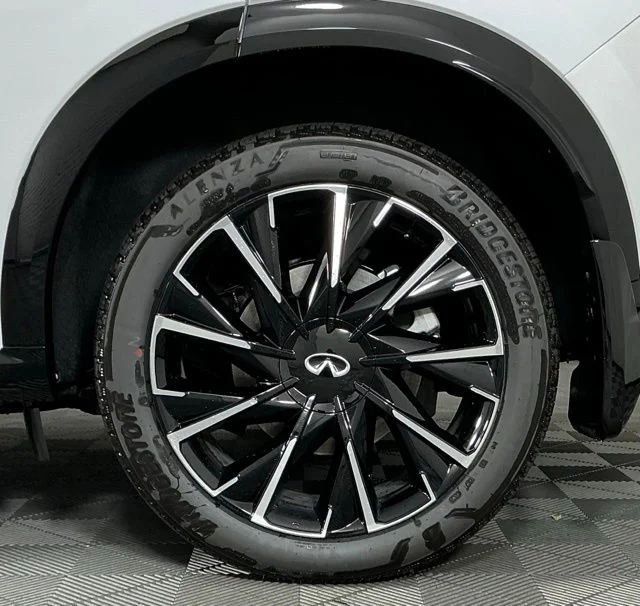 New 2027 White / Black INFINITI AUTOGRAPH image 9
