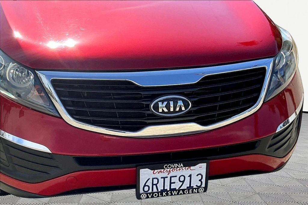 Used 2011 Red Kia LX image 29