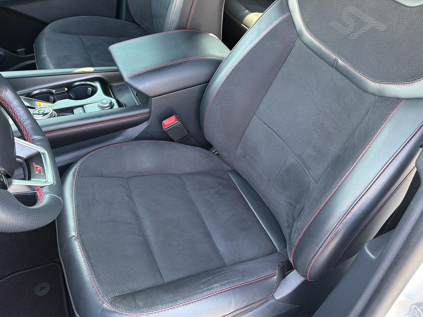 Used 2025 Star White Metallic Tri-Coat Ford ST image 34