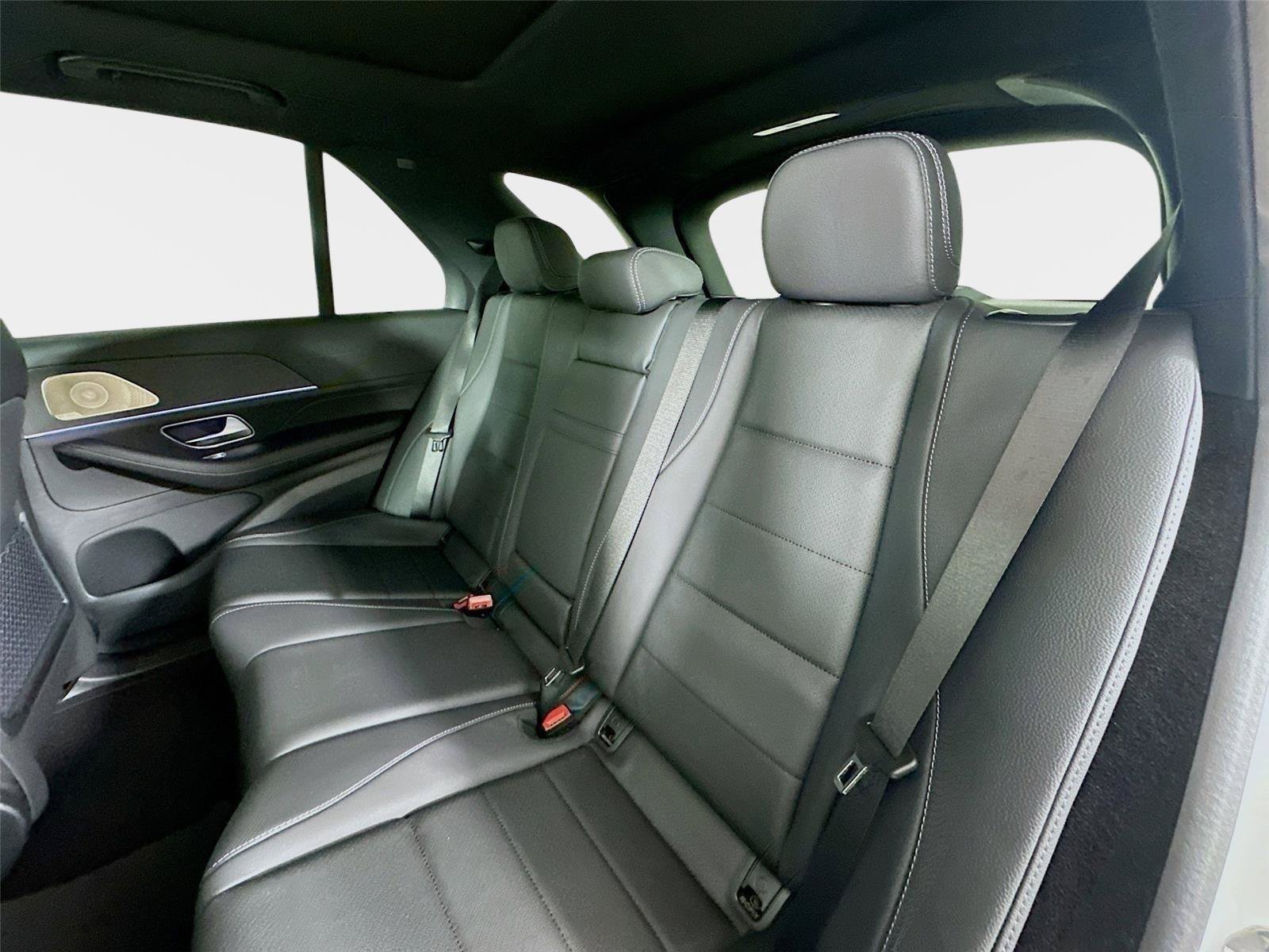 Used 2026 Polar White Mercedes-Benz GLE 350 image 32