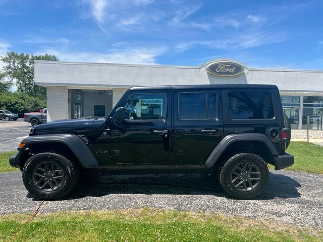 Used 2024 Black Jeep Sport S image 5