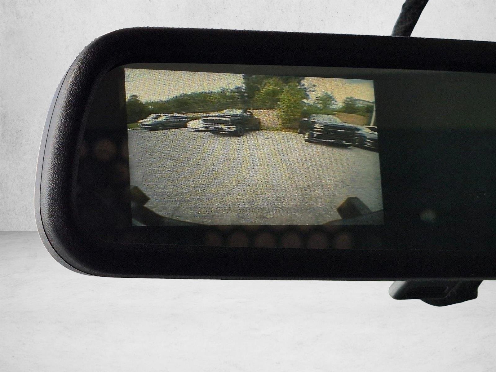 Used 2025 Summit White GMC  image 15