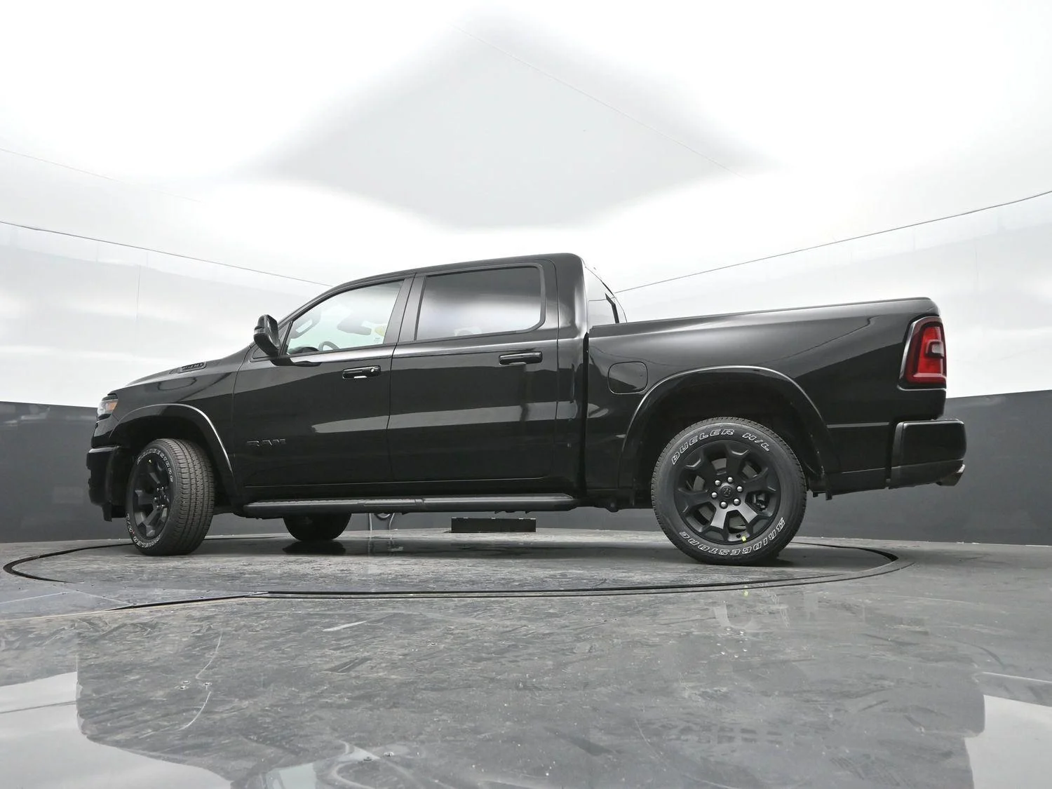 New 2026 Diamond Black Crystal Pearl-Coat Exterior Paint RAM Big Horn image 34