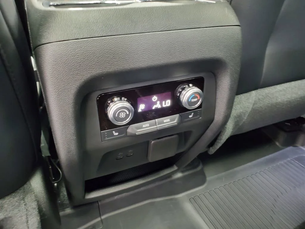 2026 GMC Acadia Denali - Photo 28