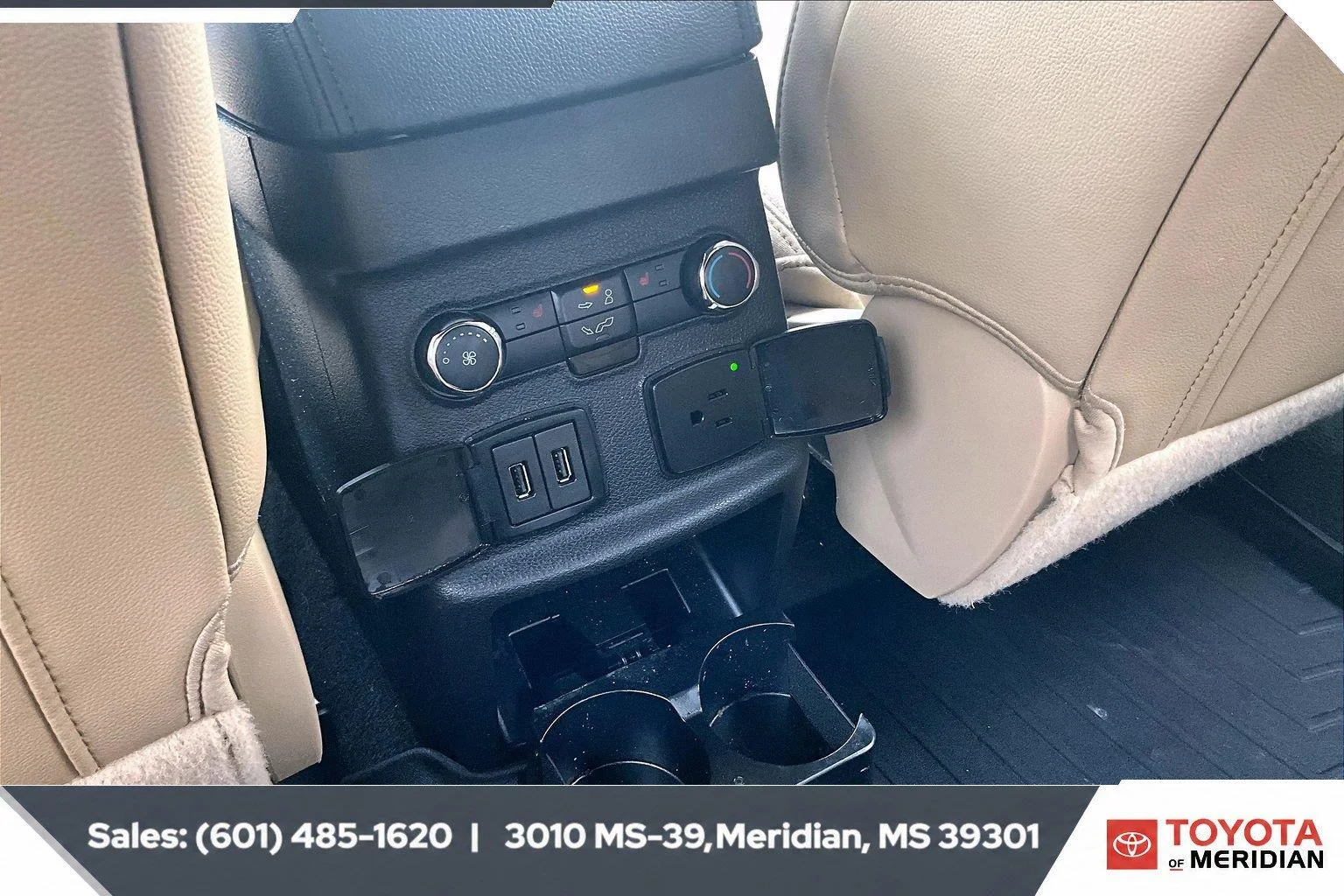 Used 2017 Smoked Quartz Metallic Tinted Clearcoat Ford Limited image 24