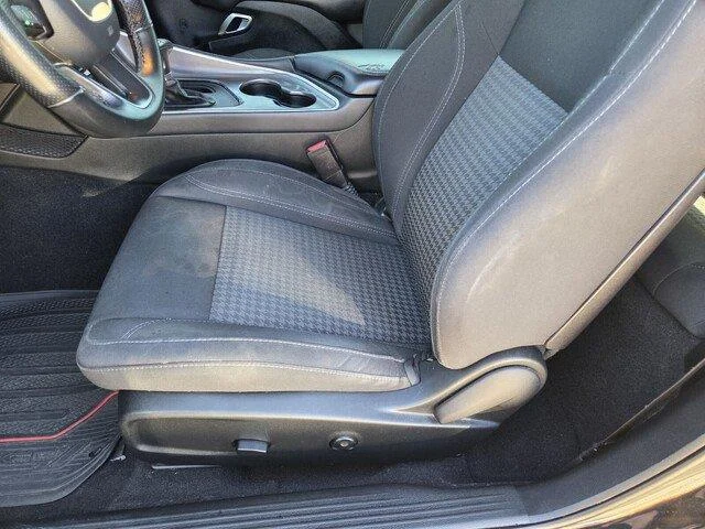 Used 2019 Pitch Black Clearcoat Dodge SXT image 10