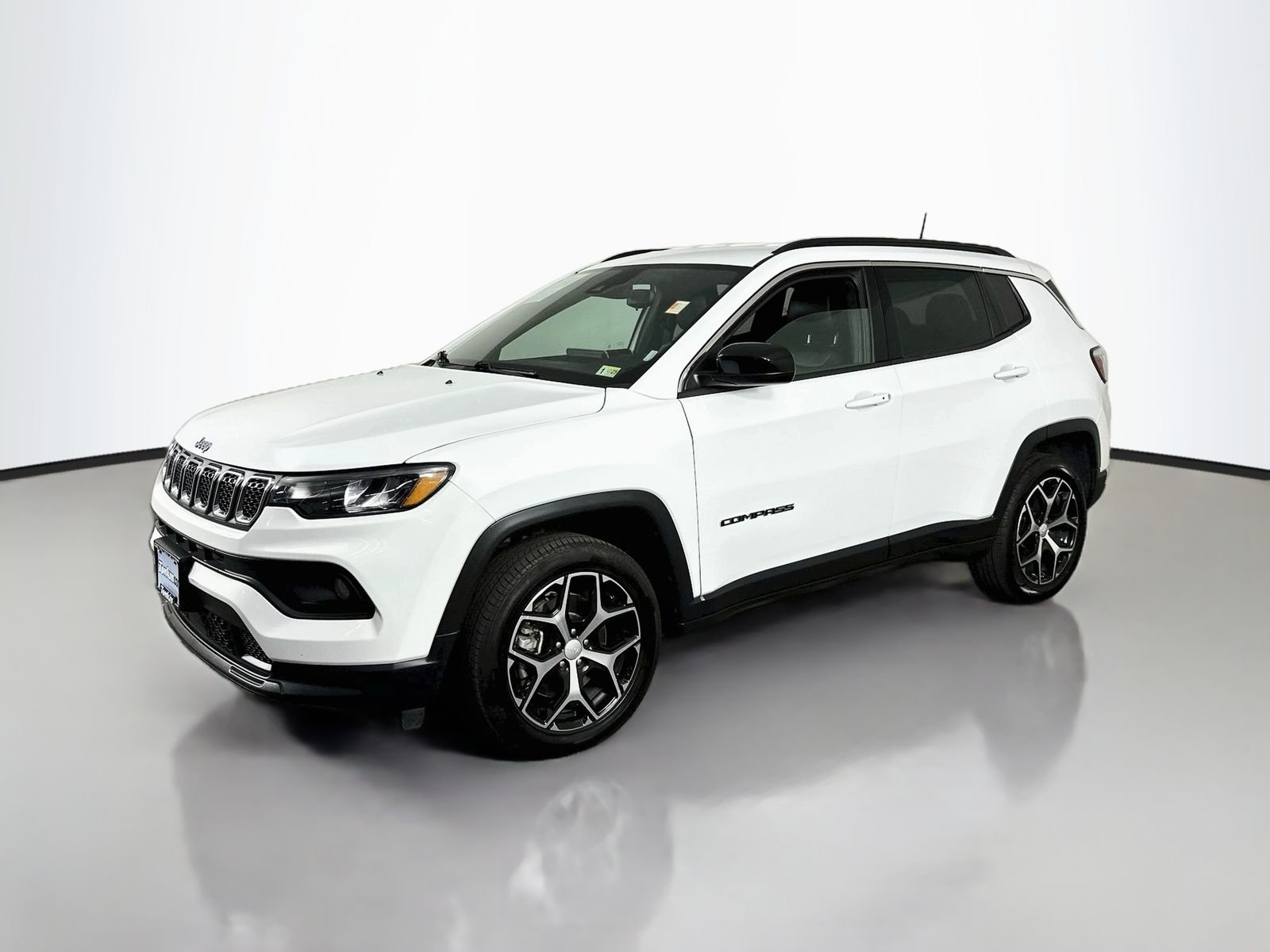 Used 2024 Bright White Clearcoat Jeep Latitude image 3