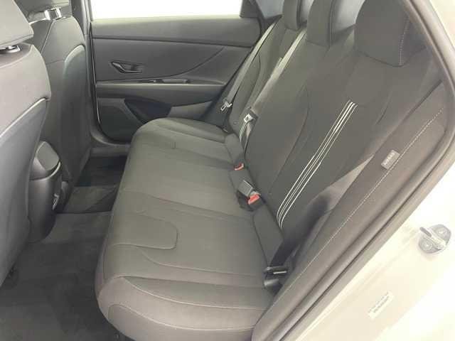 2025 Hyundai Elantra Blue - Photo 32