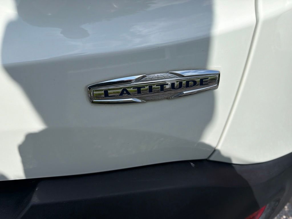 Used 2020 White Jeep Latitude image 6