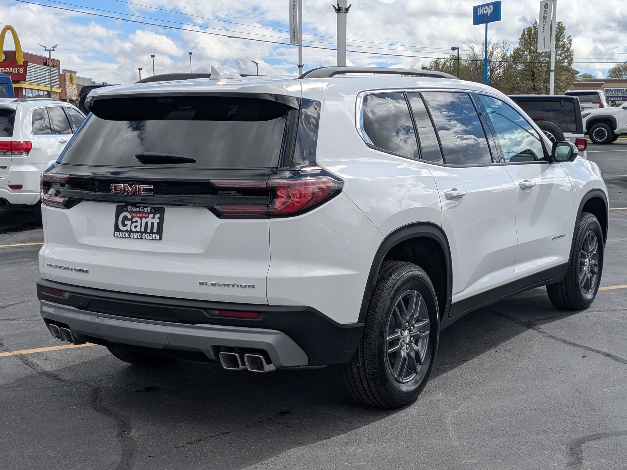 2026 GMC Acadia Elevation - Photo 3