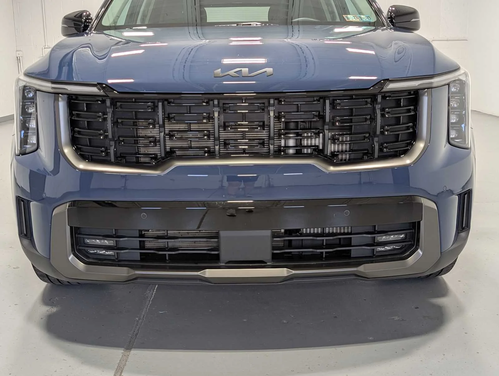 Certified Used 2025 Midnight Lake Blue Kia X-Line EX image 2