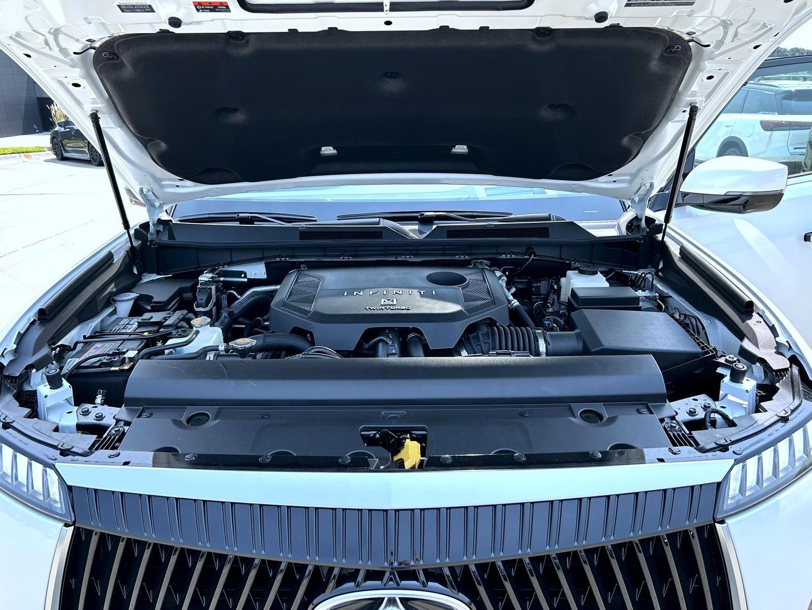 New 2027 RADIANT WHITE INFINITI Luxe 4WD image 26