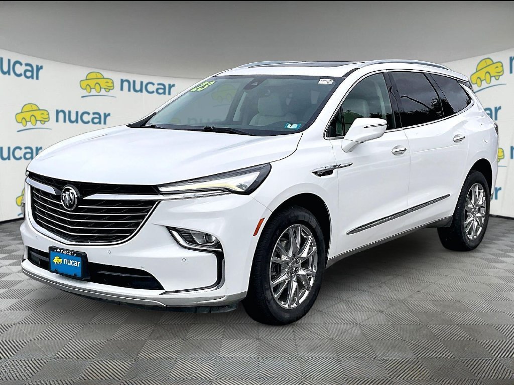 Used 2023 Summit White Buick Essence image 3