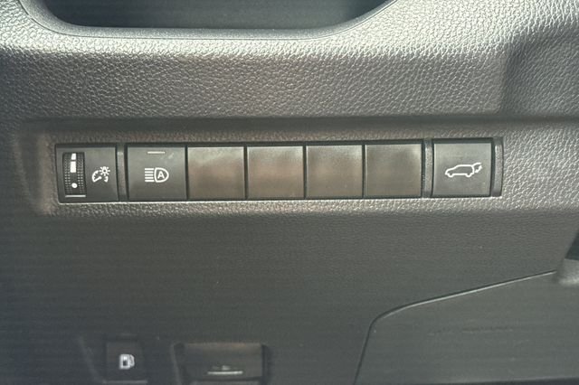 Used 2024  Toyota XLE Premium image 36