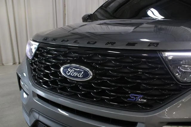 Used 2023 Gray Ford ST-Line image 36