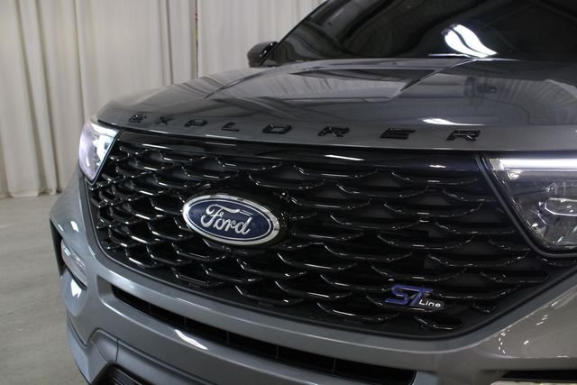 Used 2023 Gray Ford ST-Line image 36