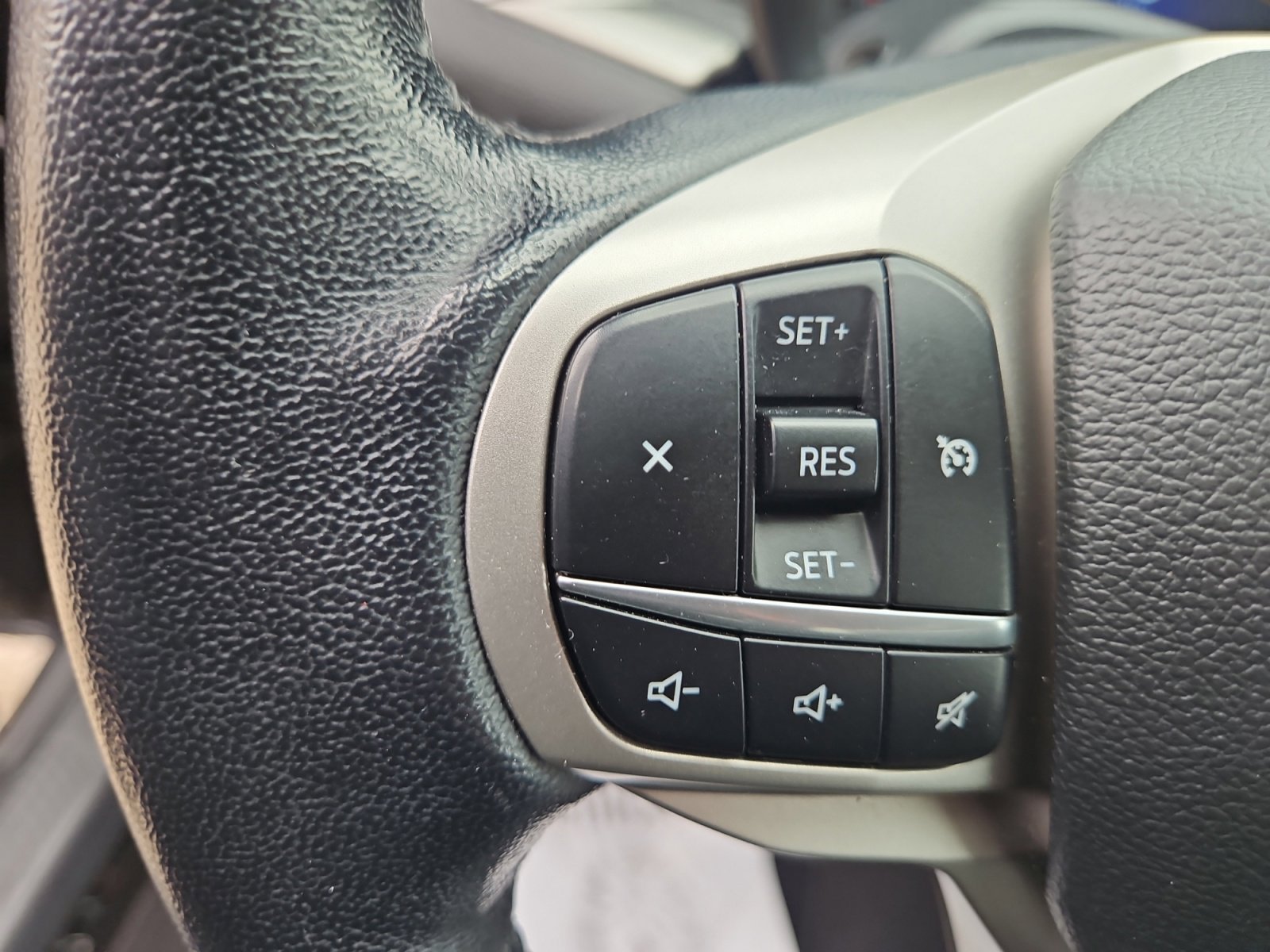 Used 2022 Black Metallic Ford XLT image 24