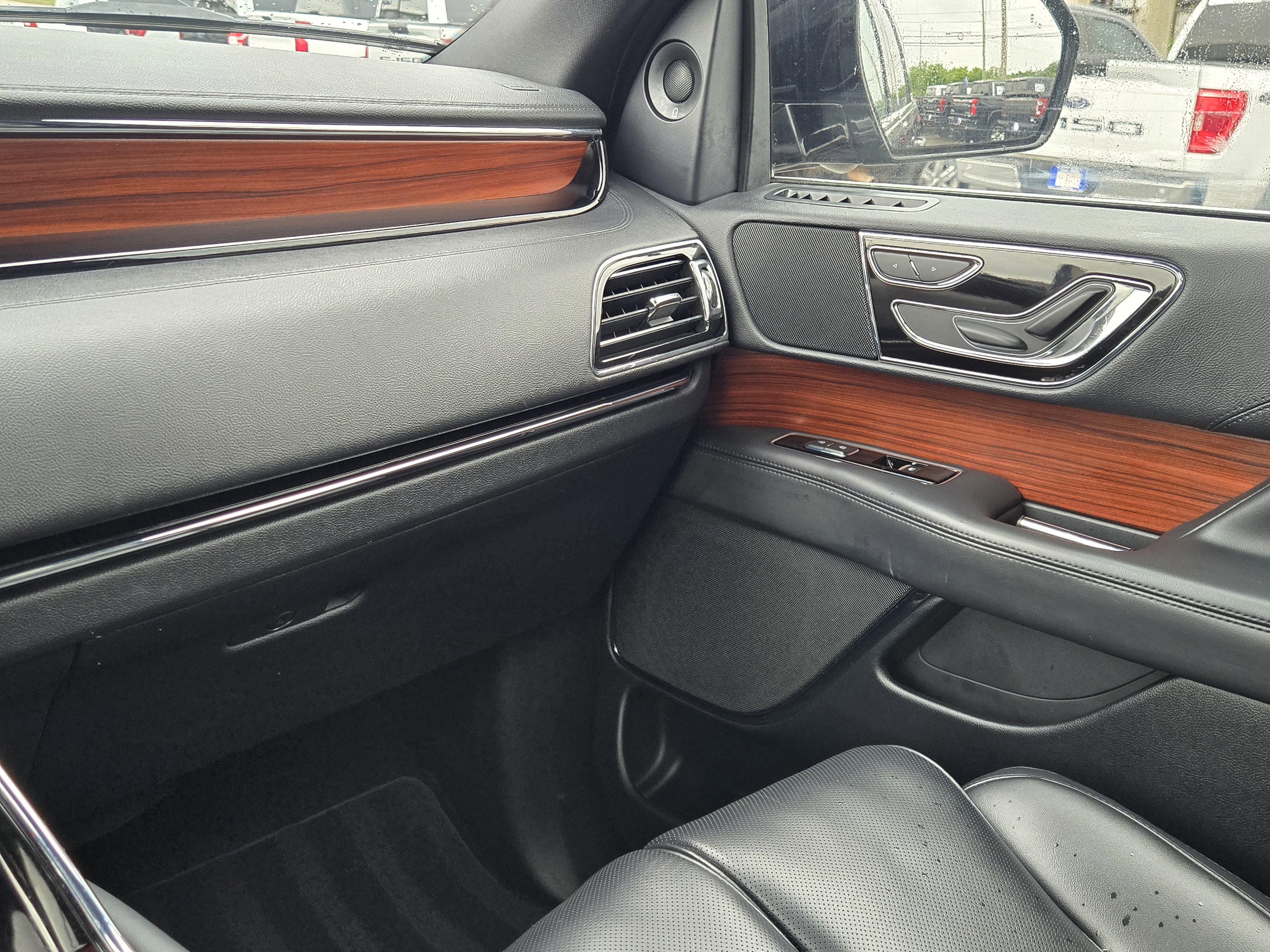 Used 2024 Black Metallic Lincoln Premiere image 35