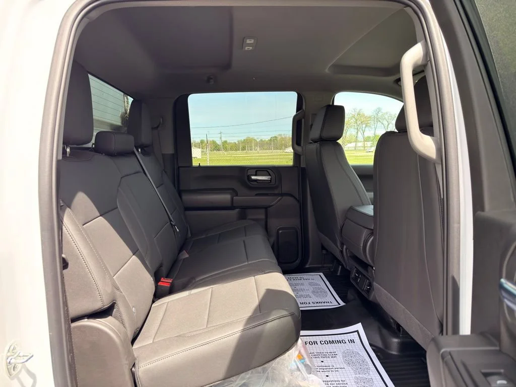 New 2025 Summit White Chevrolet Work Truck image 33