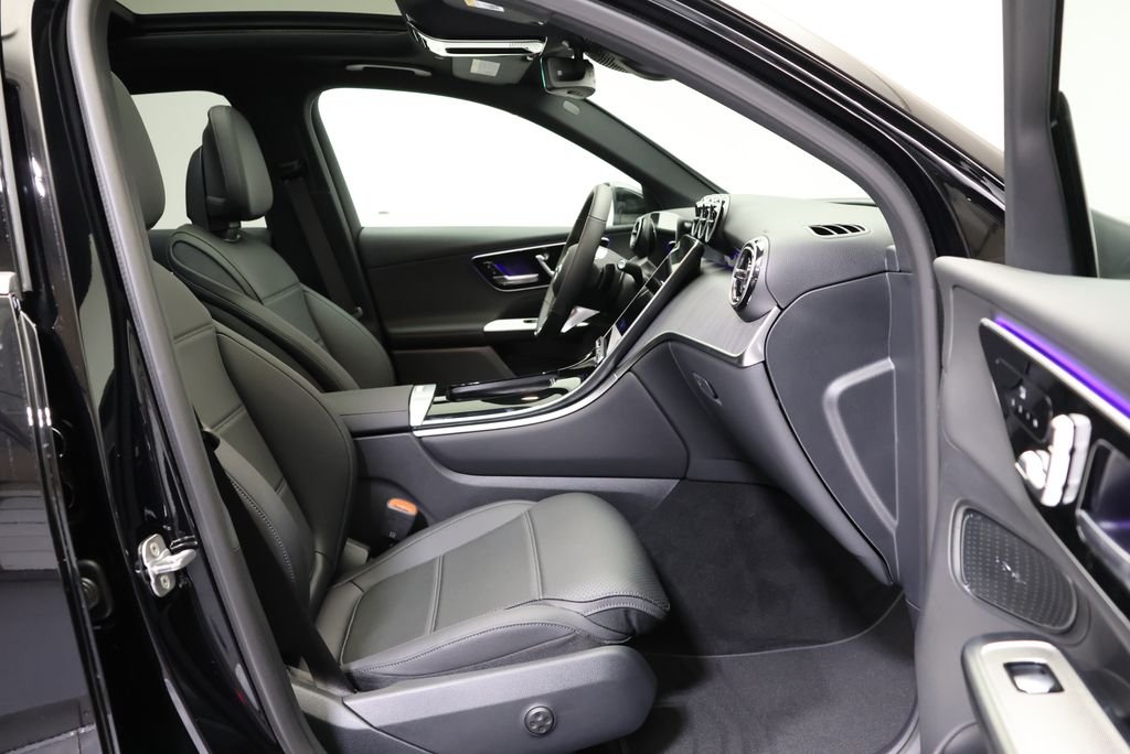 Used 2026 Black Mercedes-Benz GLC 300 image 43