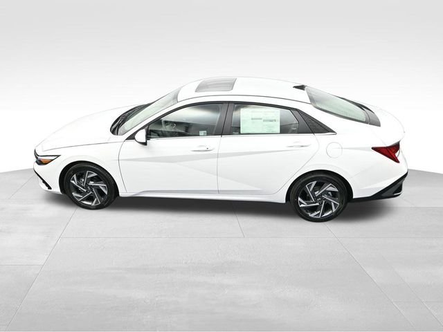 Certified Used 2025 White Hyundai SEL Convenience image 26