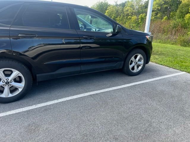 Used 2024 Black Metallic Ford SE image 7