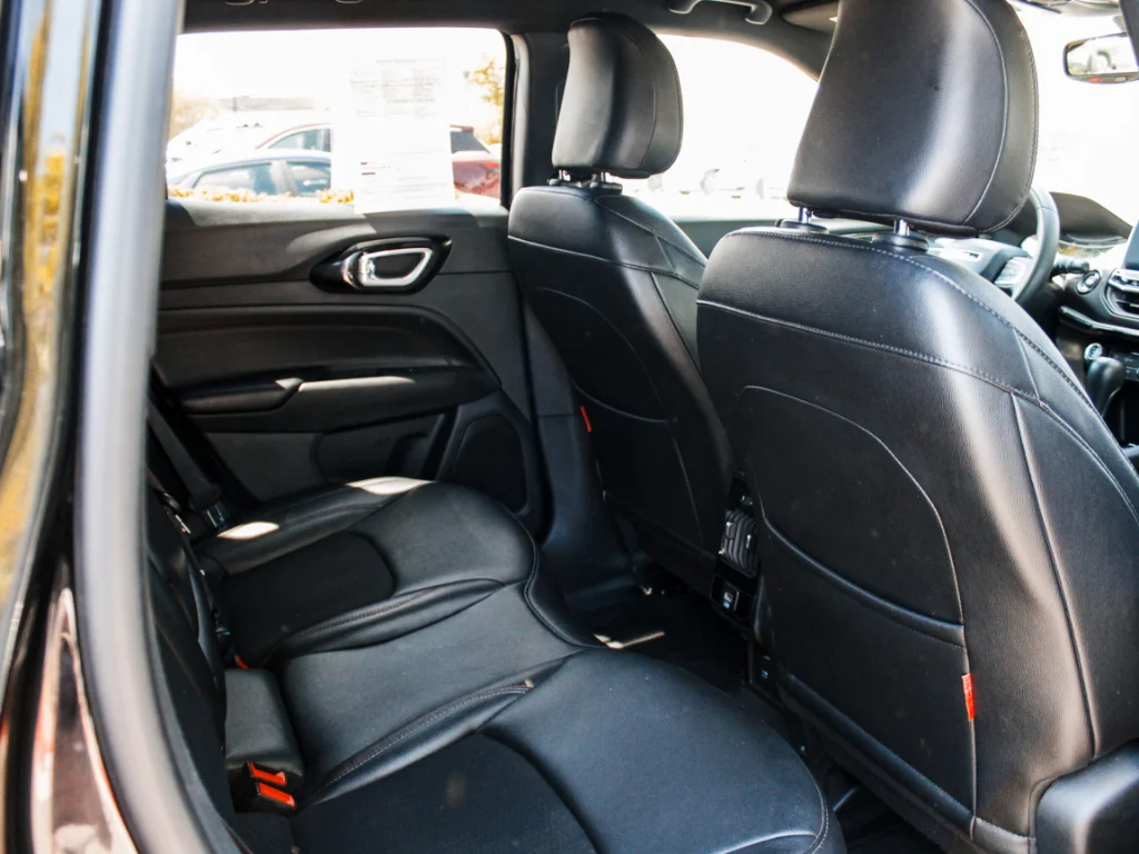 Used 2024  Jeep Trailhawk image 25