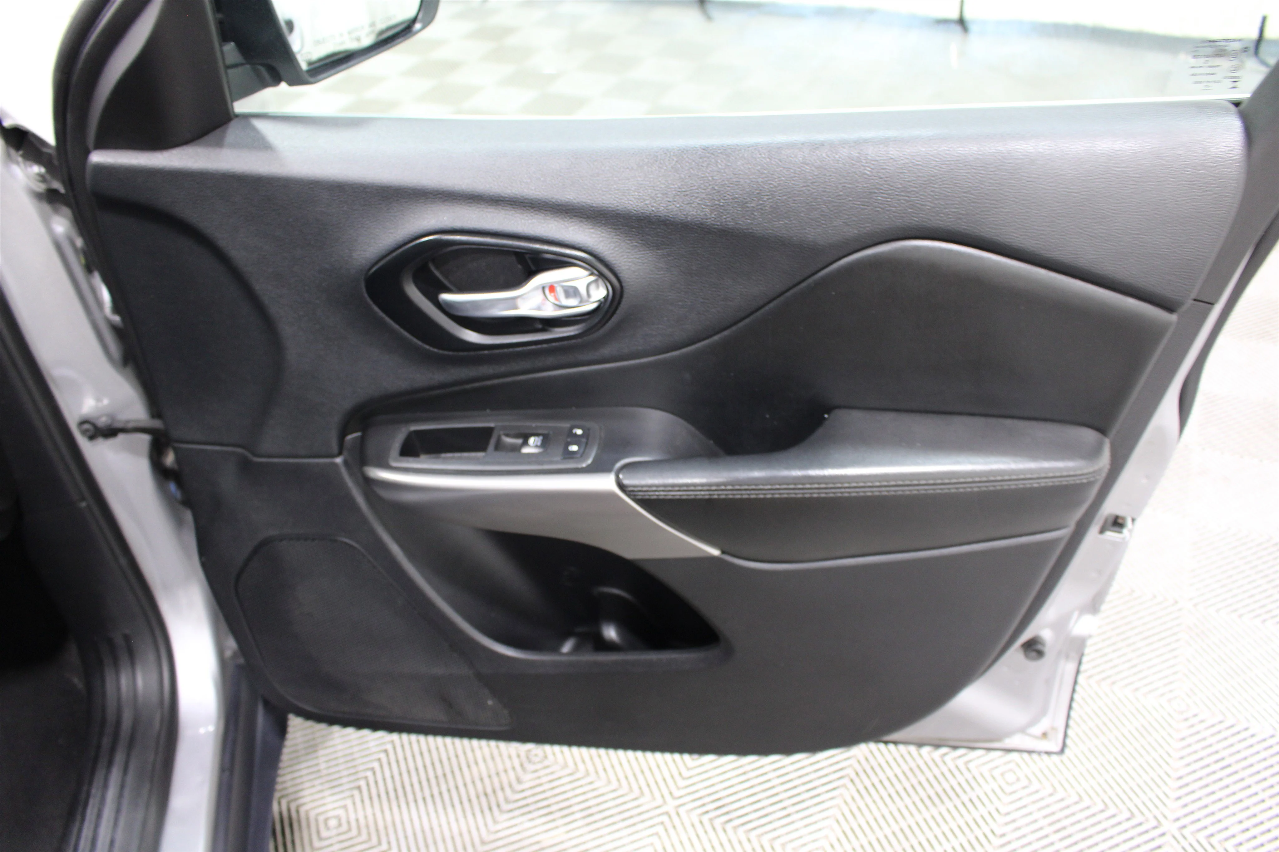 2022 Jeep Cherokee Latitude Lux - Photo 20