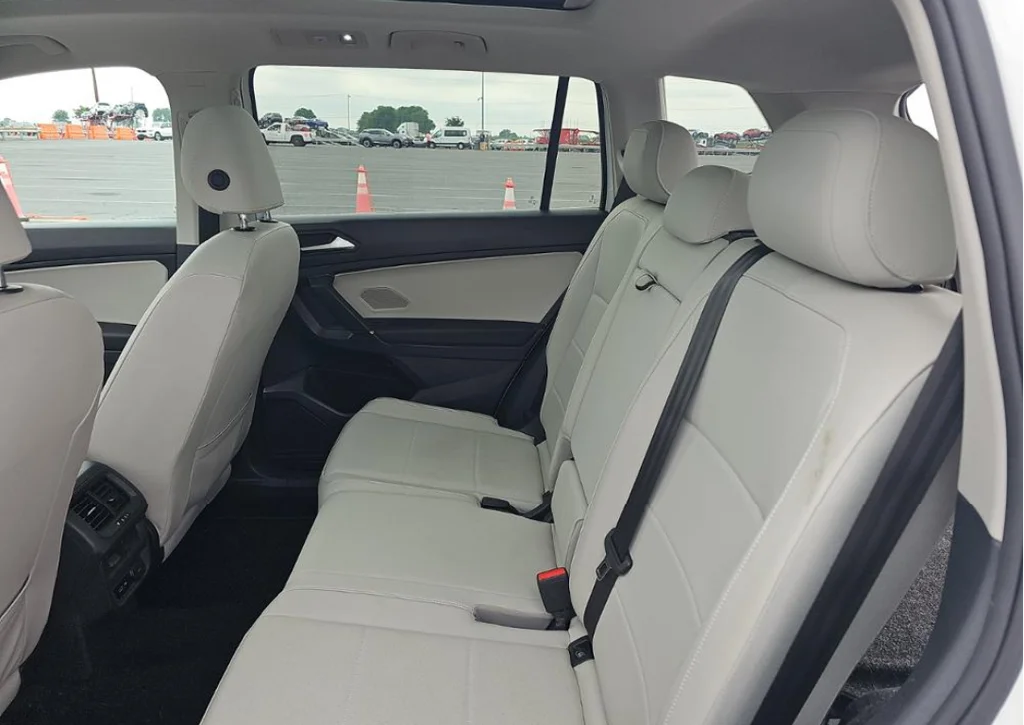 Used 2020 Pure White Volkswagen 2.0T SEL image 13