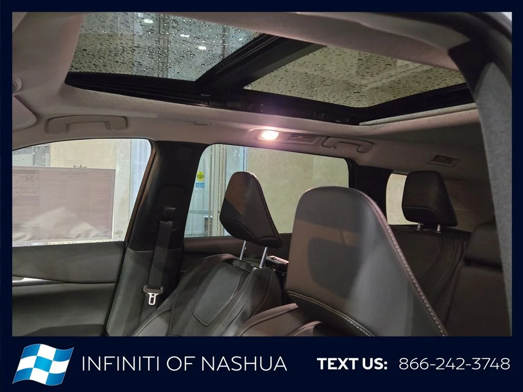 New 2027 RADIANT WHITE INFINITI Luxe AWD image 6