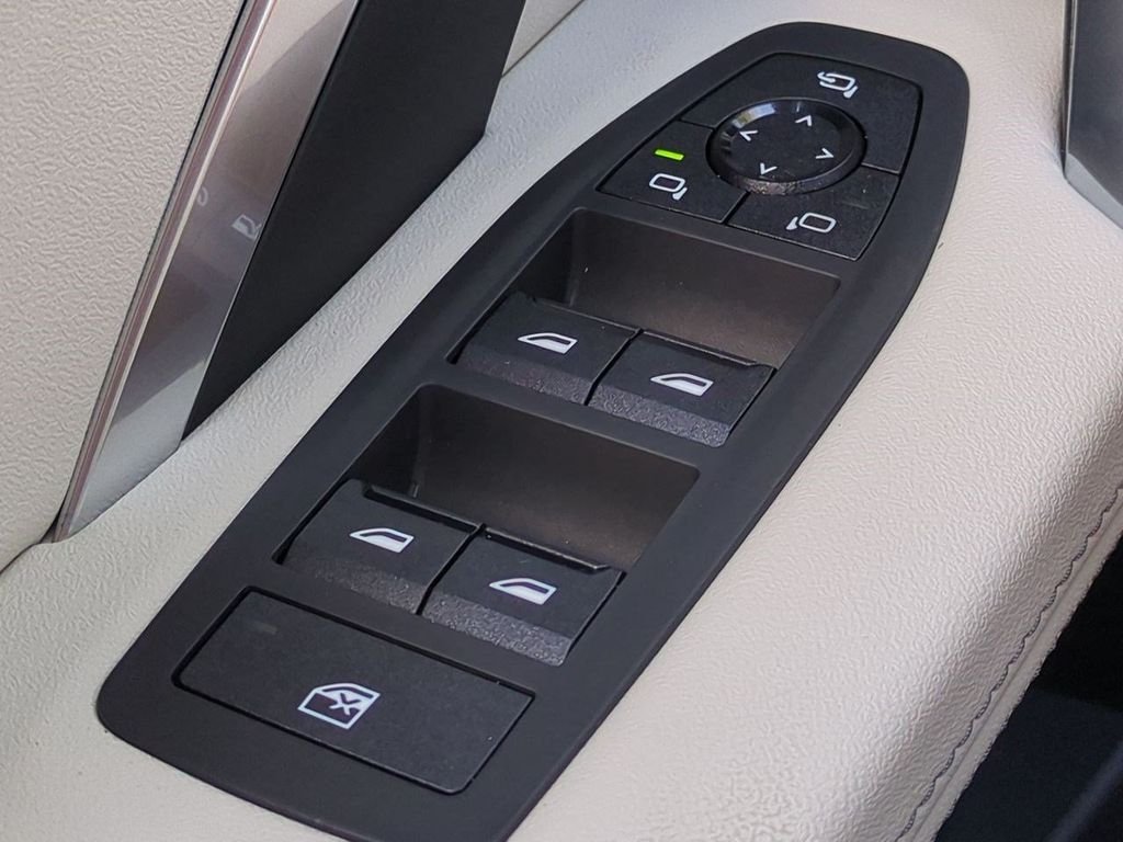 New 2026 Skyscraper Grey Metallic BMW xDrive28i image 25