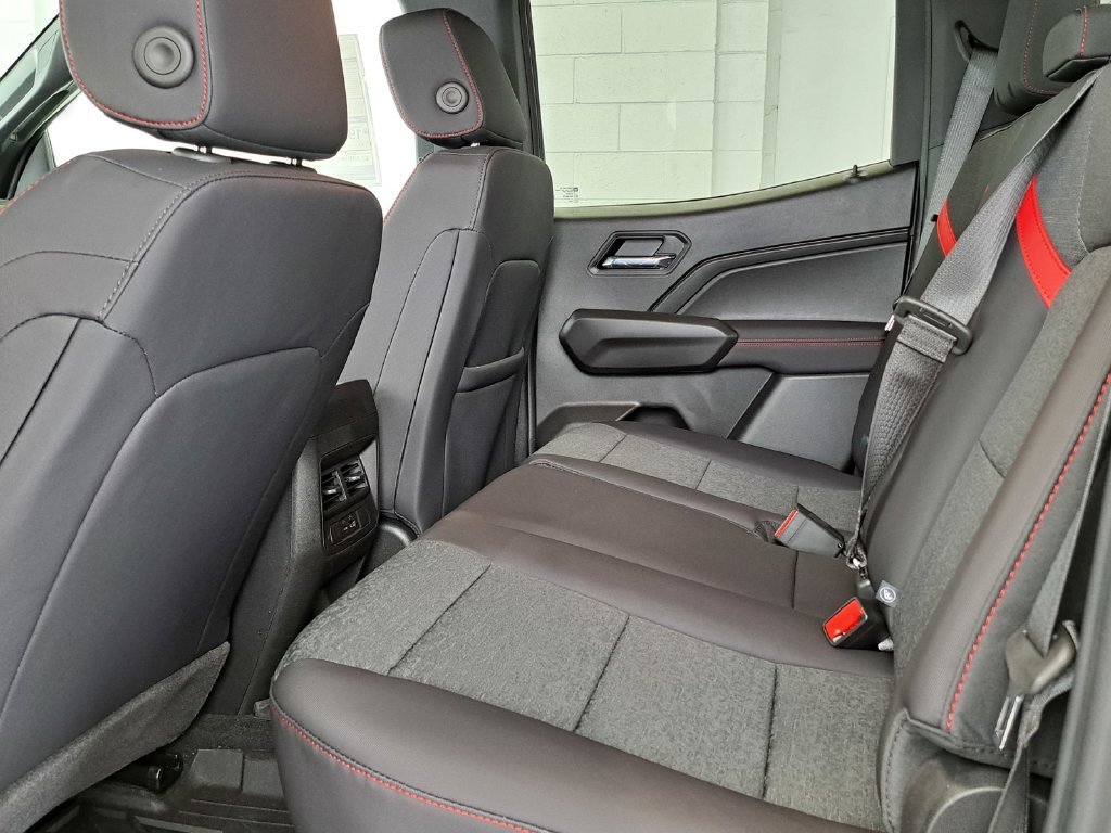 2026 Chevrolet Colorado Z71 Crew Cab Pickup Slide 12